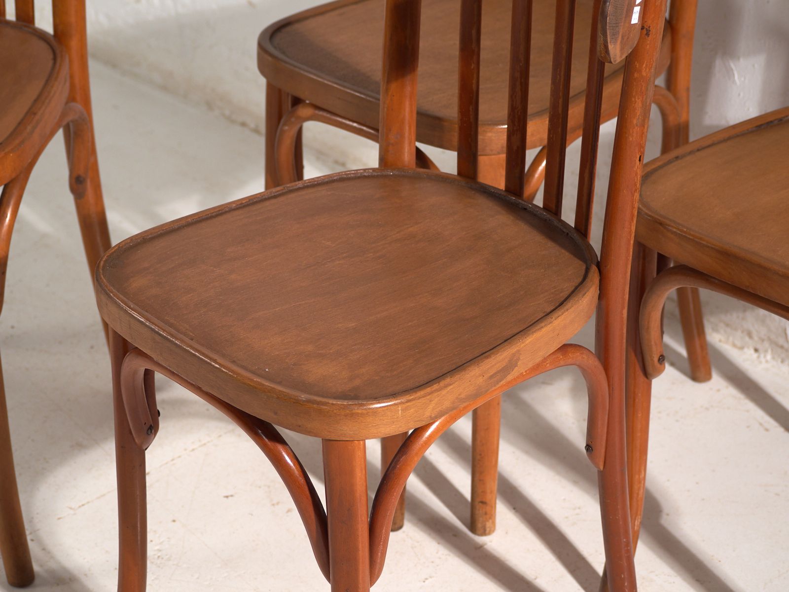 Chaises d'époque de style Thonet en bois courbé - Europe centrale, vers 1930 #4 photo for sale