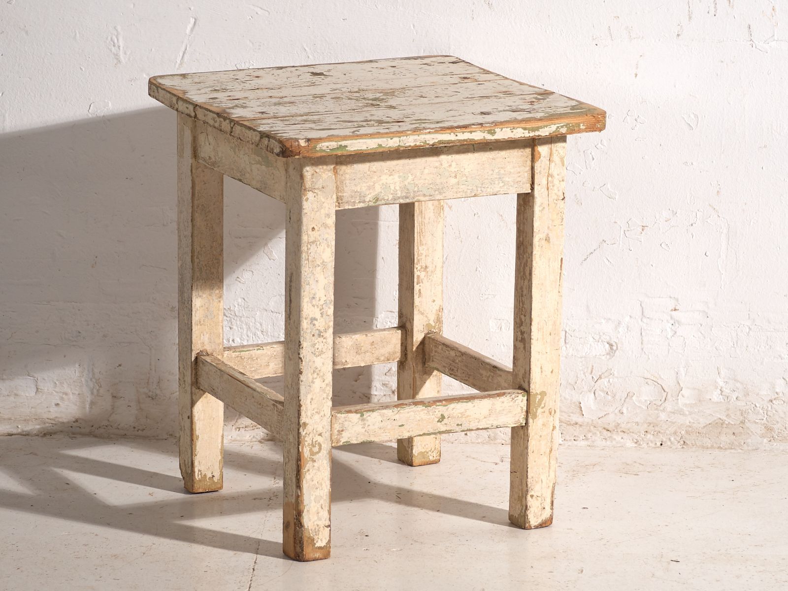 Mobilier Tables de chevet d'époque en bois de pin, Europe centrale, vers 1940 #8 photo