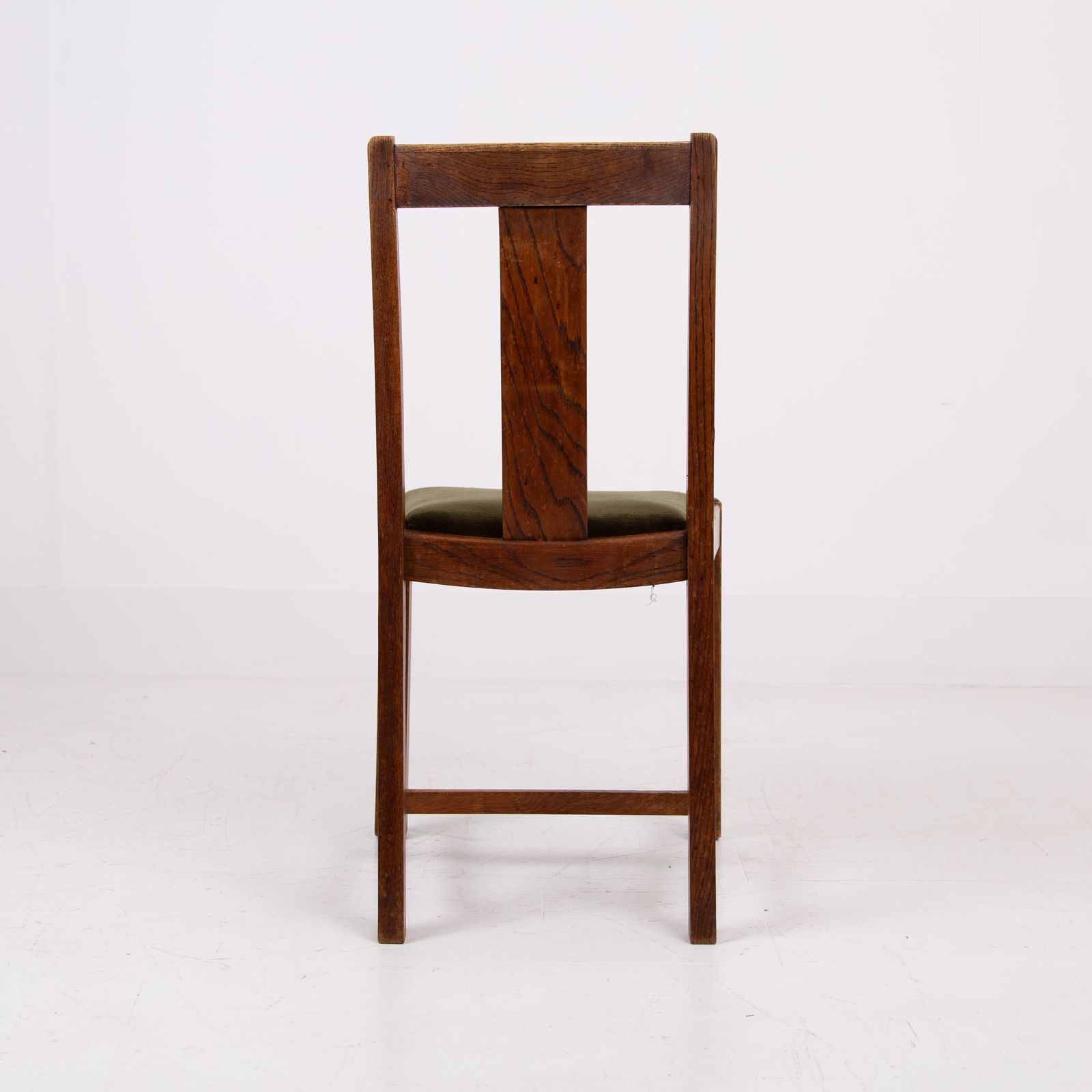 photo vintage Art Deco Fine Set Of 4 English Oak Dining Chairs 1930s