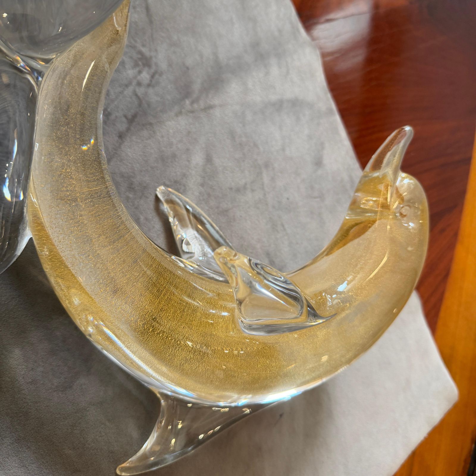 Sculpture en verre de Murano blanc et or, dauphin, dans le style de Barovier, années 1990 photo buy