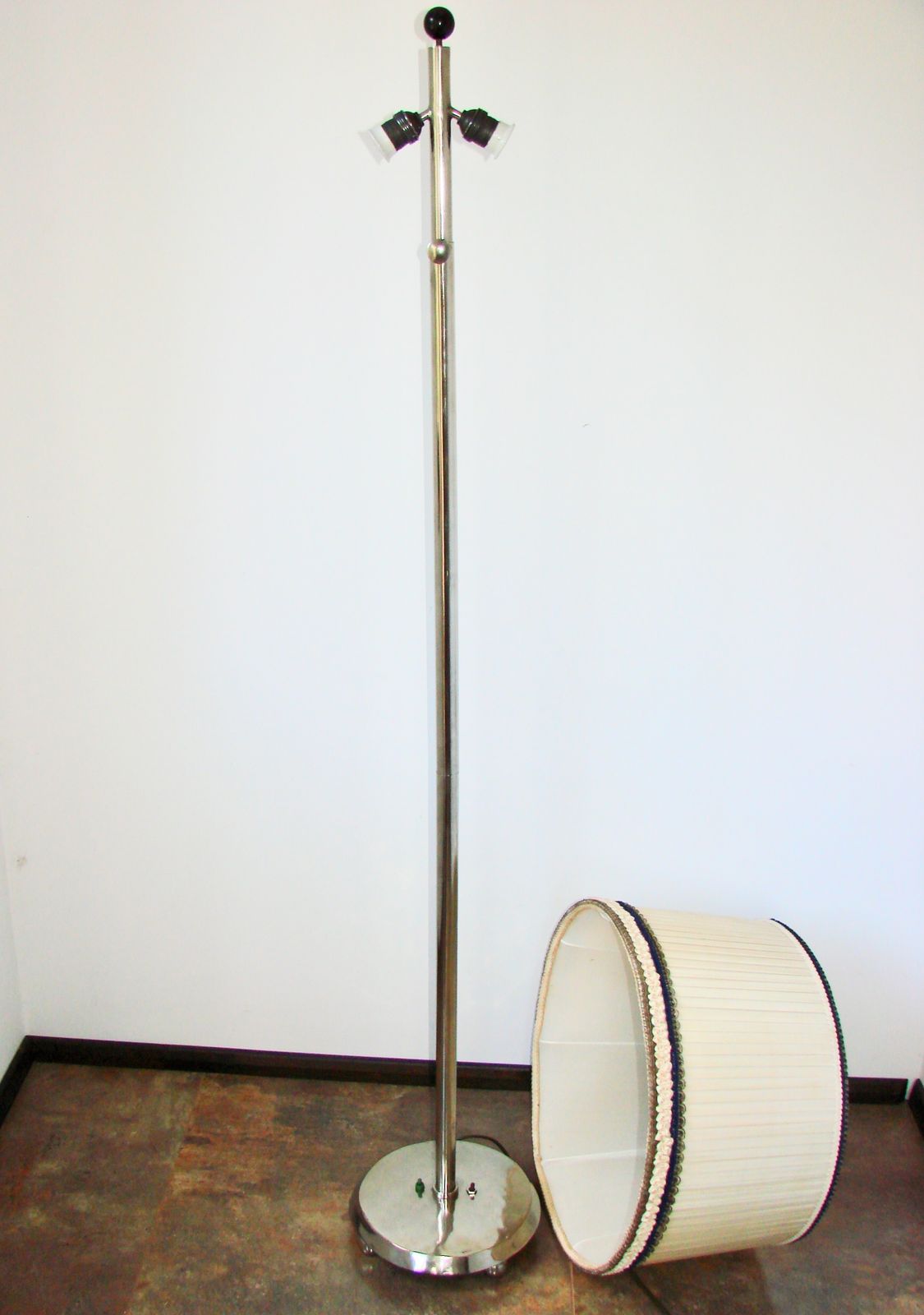 249.0 Art Deco Vloerlamp, jaren 1930, Vernikkeld Staal photo