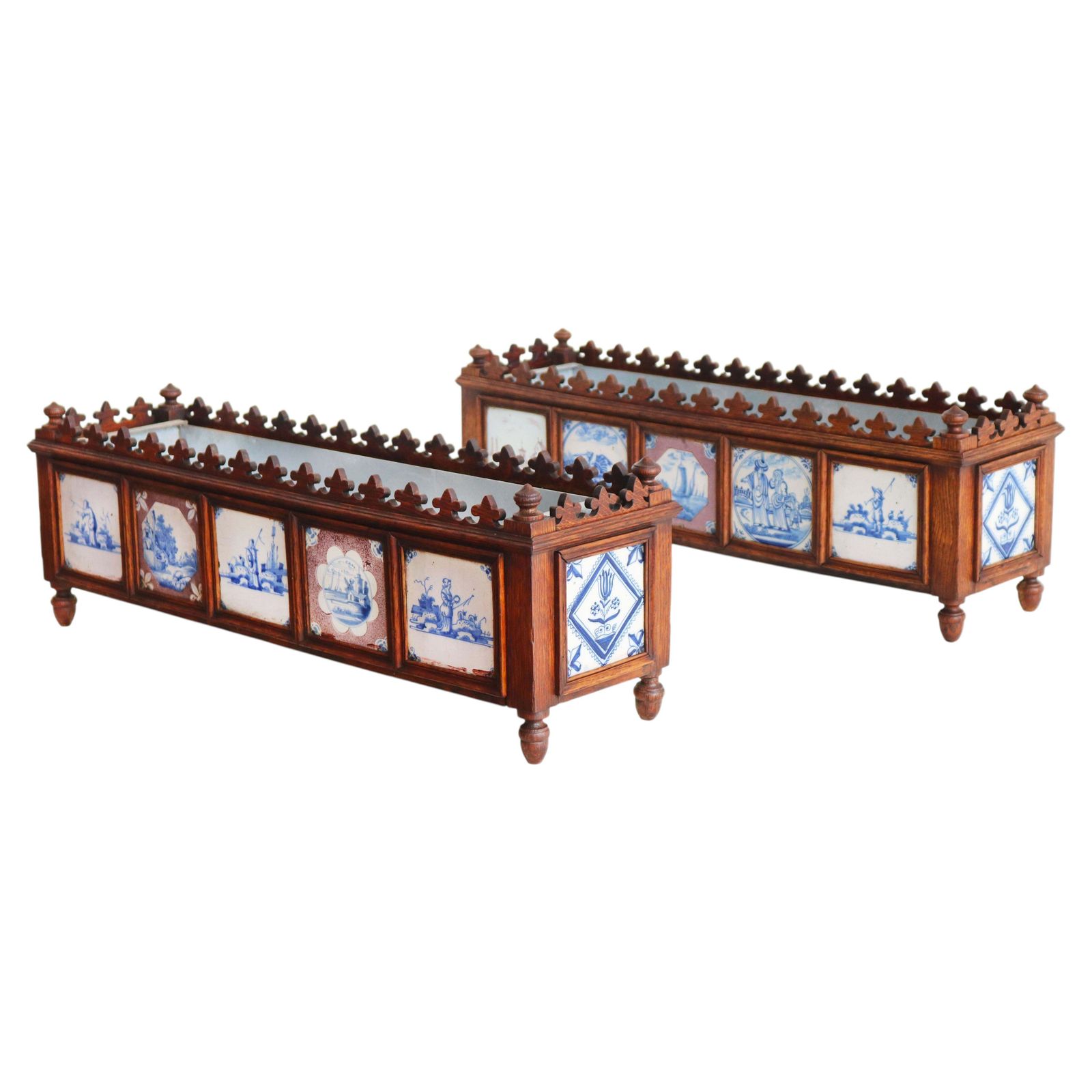 Paire de jardinières hollandaises du XIXe siècle avec carreaux de Delft du XVIIe siècle en chêne.