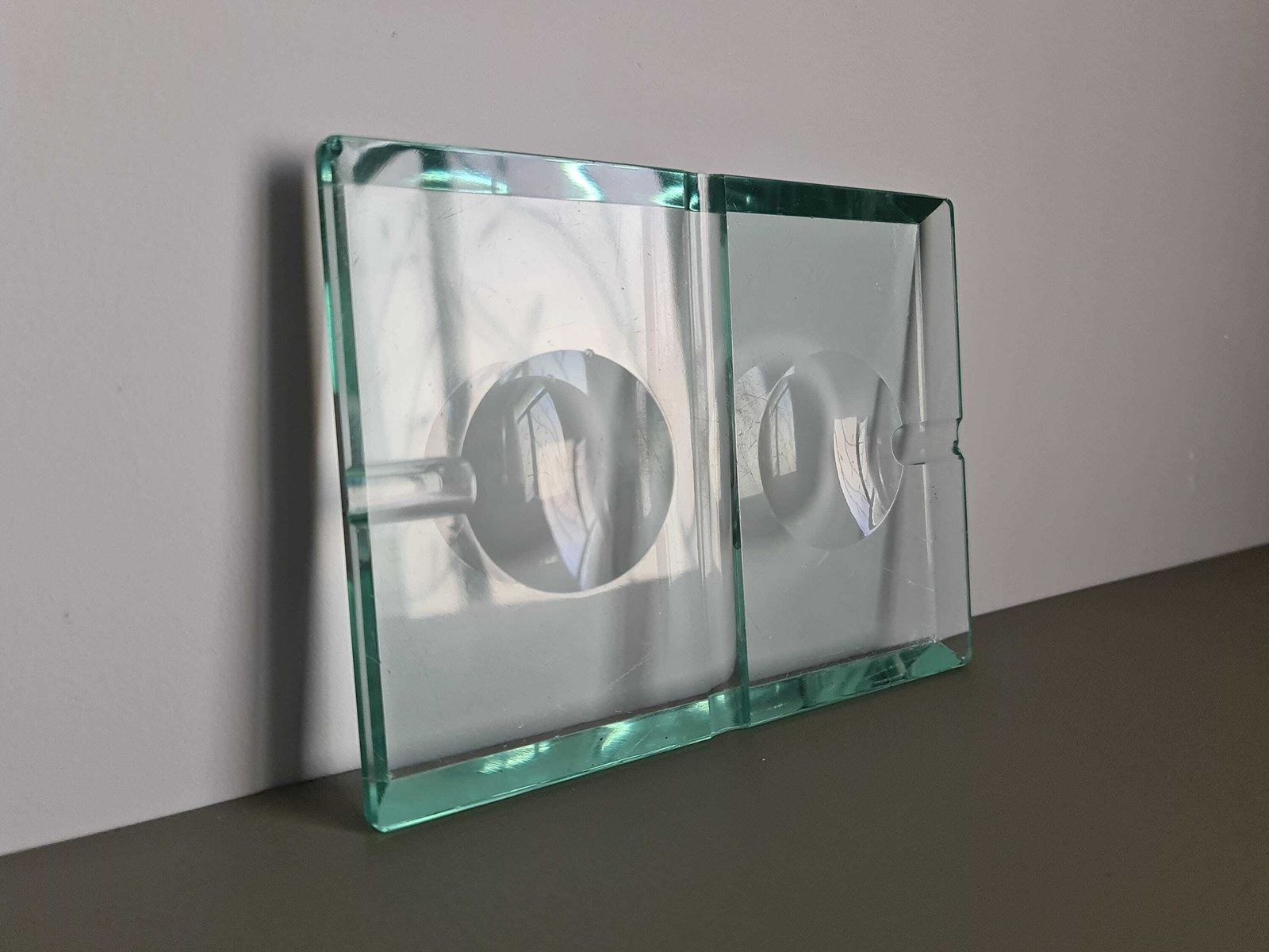 Cendrier vide-poche double en verre vert, Mid-Century, de style Fontana Arte photo furniture