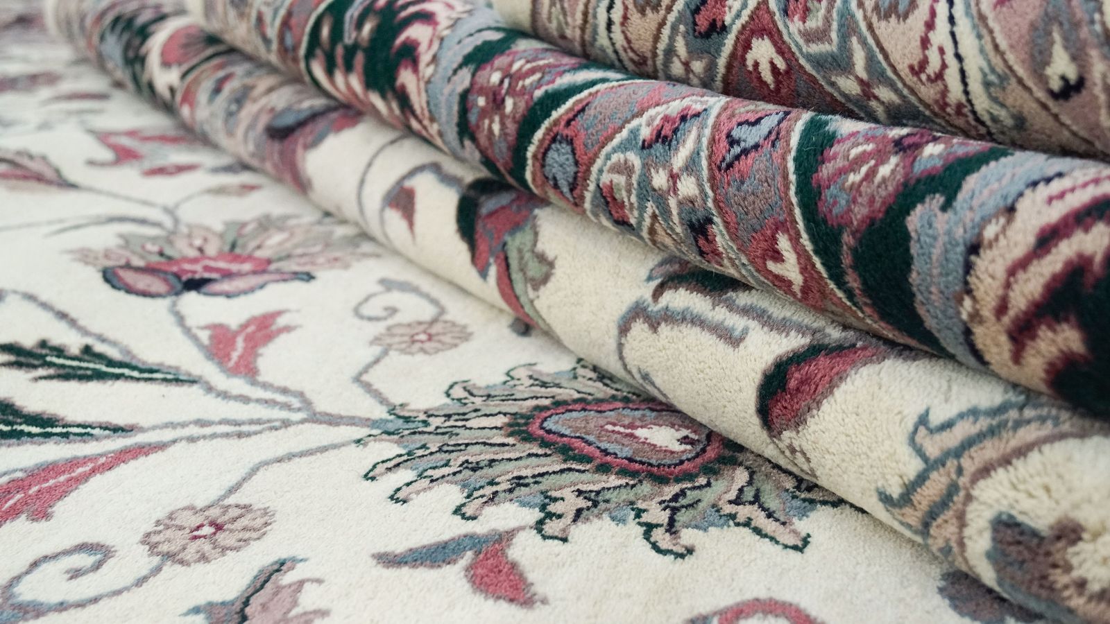 Vintage Indian Jaipur Rug, 560 × 360cm, Circa 1990s photo buy