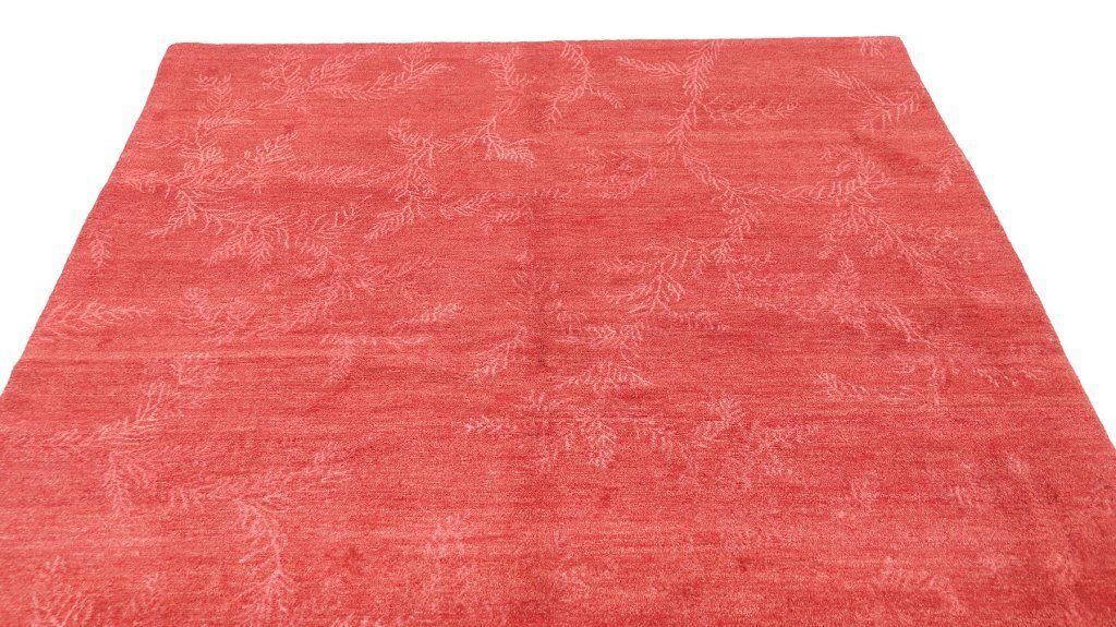 Vintage Nepalees tapijt, rood, 244 × 173 cm, ca. jaren 1980 photo Textiel