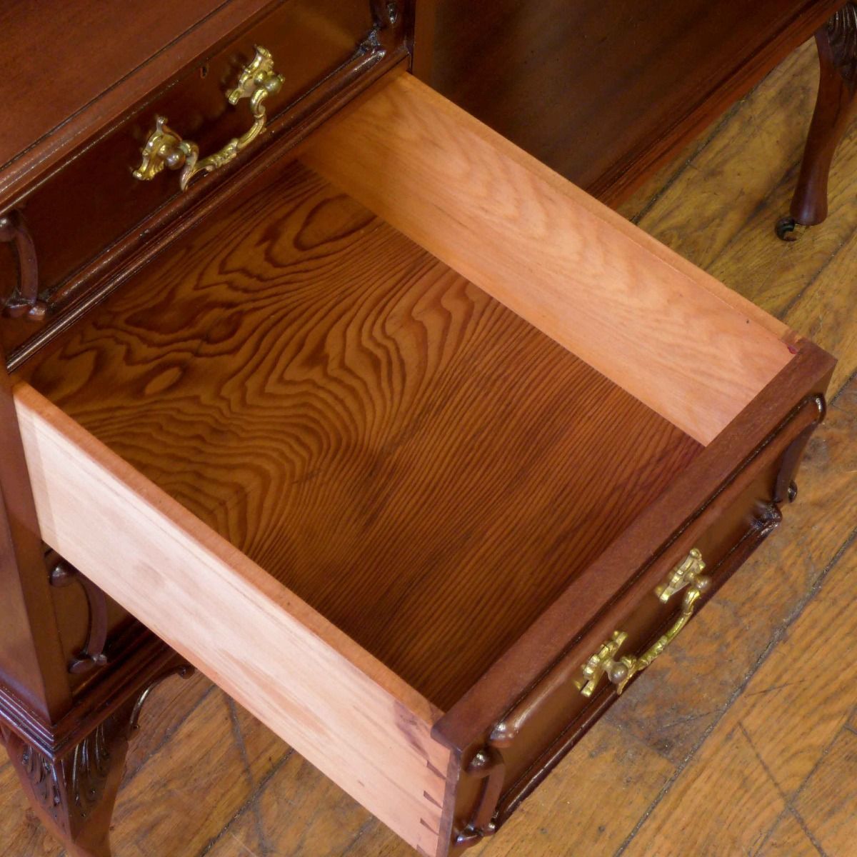 photo furniture Victorian Mahogany Dressing Table