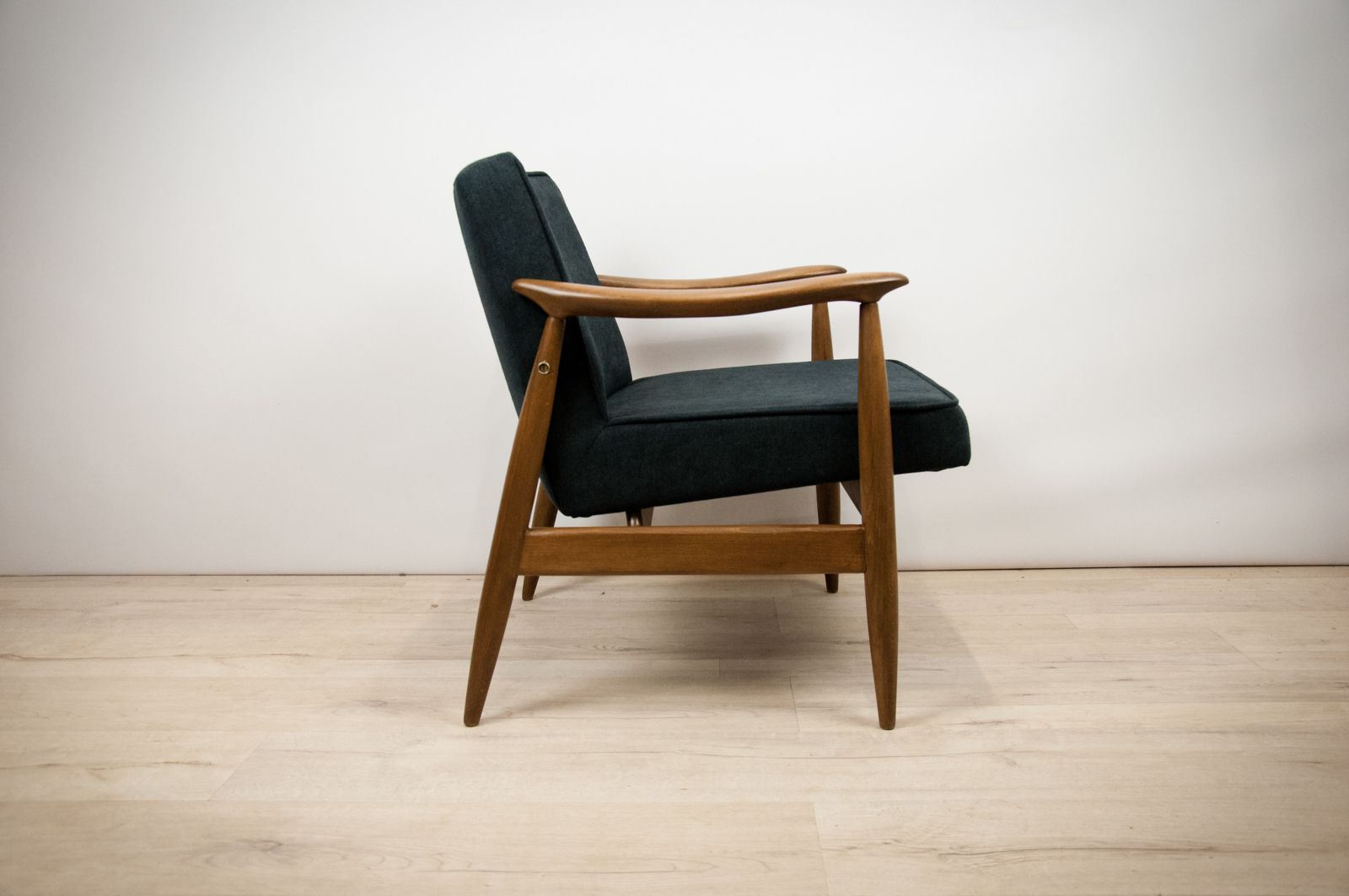Gfm 87 Armchairs By Juliusz Kędziorek For Gościcińskie Fabryki Mebli, 1960s, Set Of 2 photo for sale