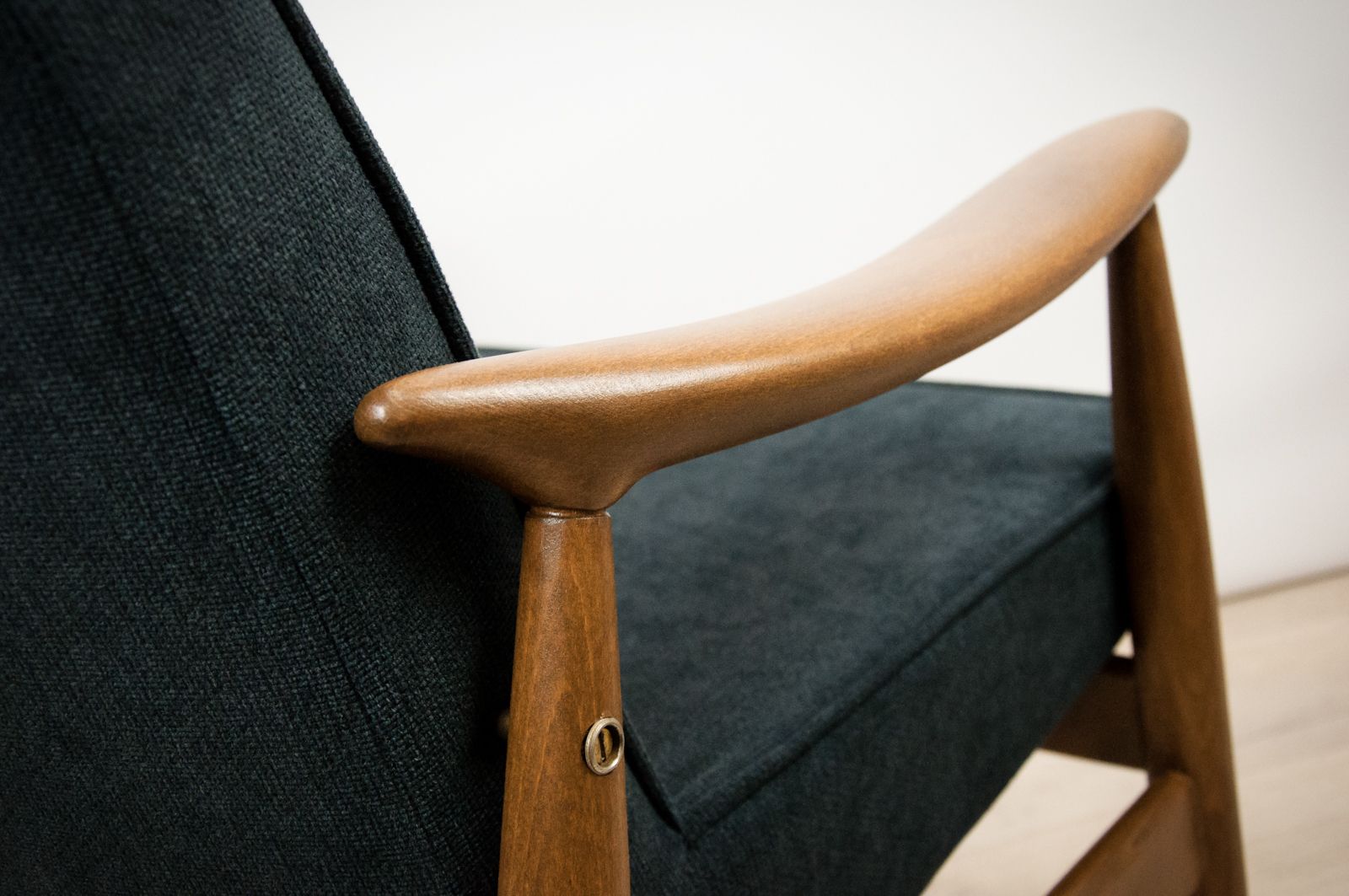 photo furniture Gfm 87 Armchairs By Juliusz Kędziorek For Gościcińskie Fabryki Mebli, 1960s, Set Of 2