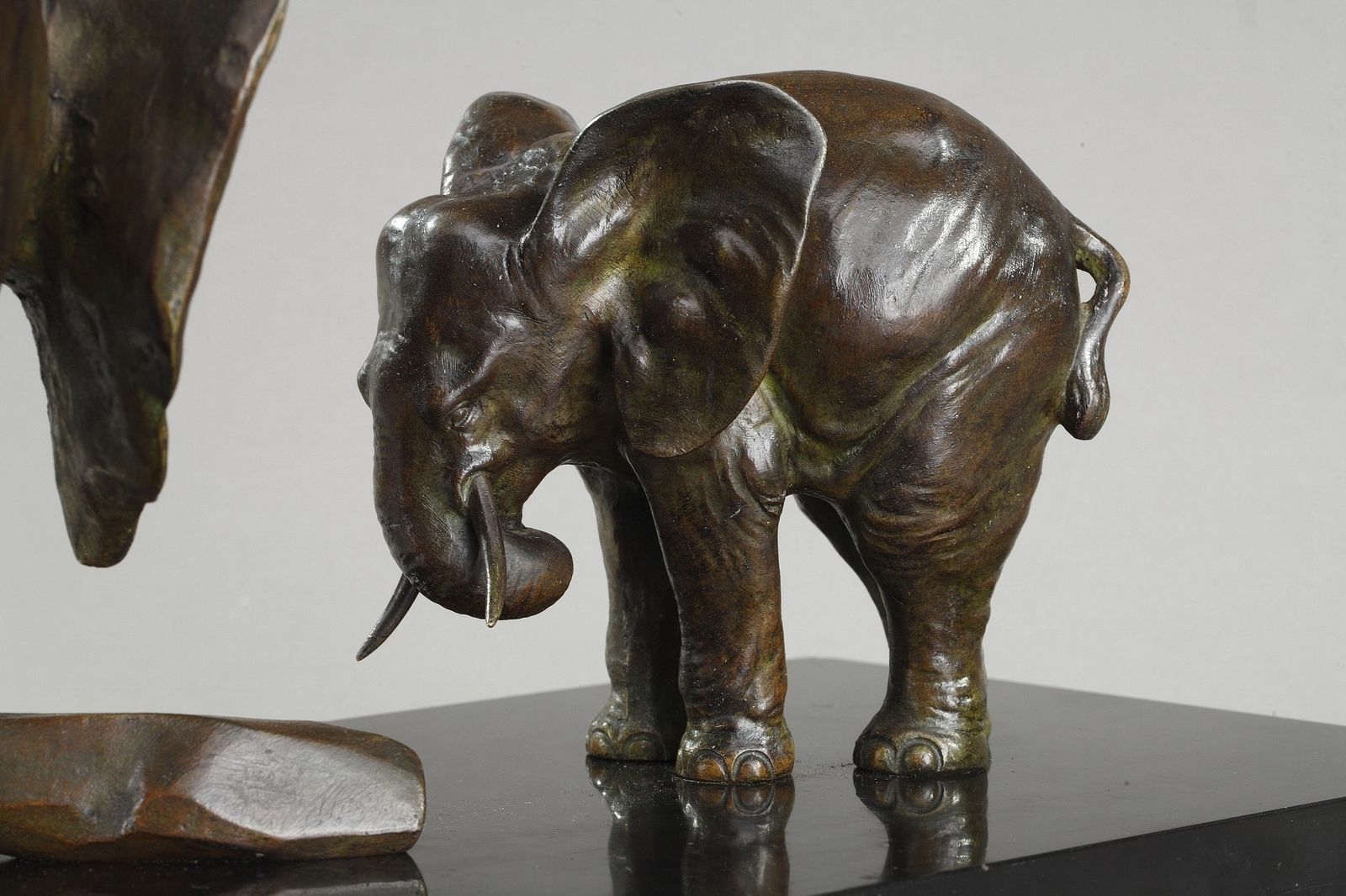 3451.0 Statue en bronze « Elephant With Its Two Baby Elephants », par Ulisse Caputo (1872-1948) photo