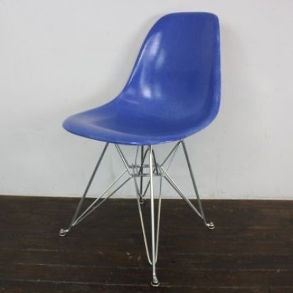 Furniture Eames Herman Miller Dsr Side Chairs On Eiffel Base In Brights Red / Blue / Kelly Green / Yellow photo