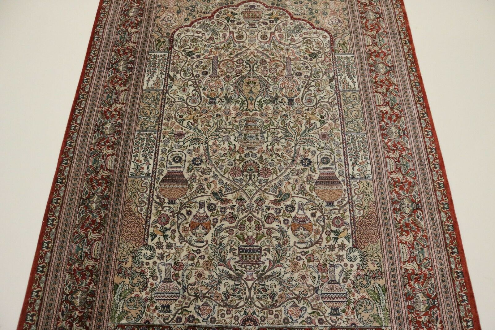 Silk Herecke Peking Fine 100% Silk Carpet Oriental Rug 1,77 X 1,24 photo furniture