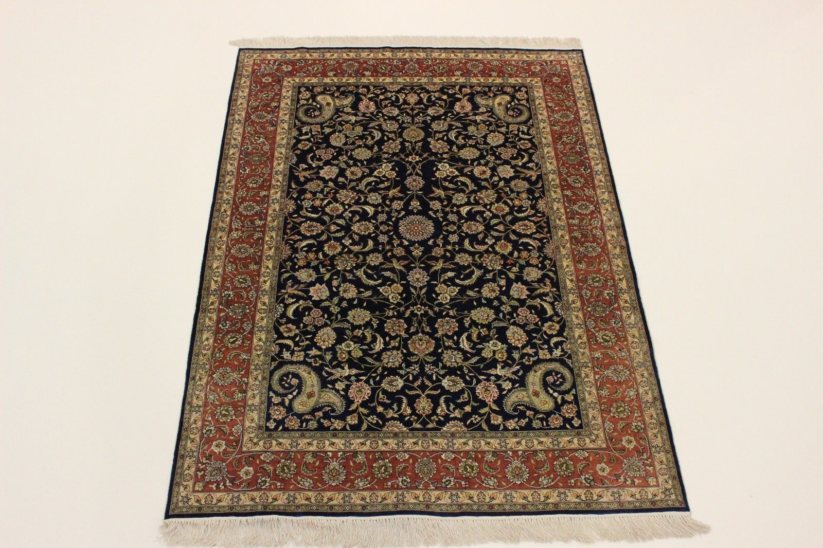 Silk Thigh China Fine 100% Silk Oriental Rug 1.83 X 1.27