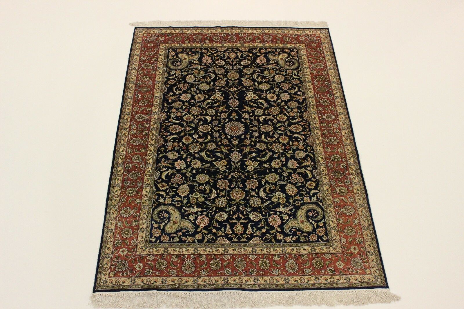 Silk Thigh China Fine 100% Silk Oriental Rug 1.83 X 1.27 photo Textiles