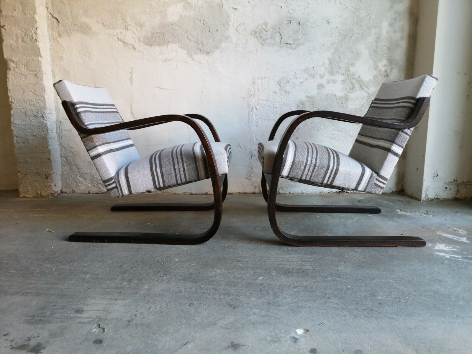 A Stunning Pair Of Early Alvar Aalto 34/402 Cantilever Armchairs, 1930s, Artek photo for sale