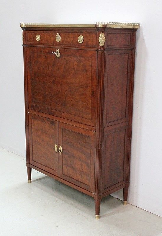 Spotted Mahogany Secretary, Louis XVI, 2nd Half Of The 18th Century photo for sale