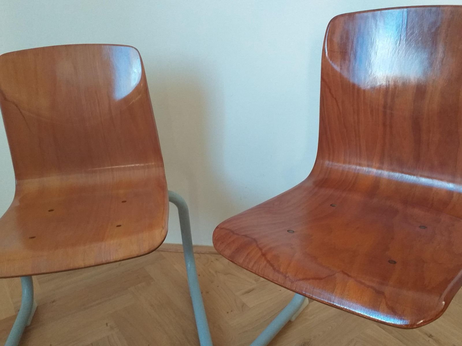 photo furniture Pair Of Midcentury Children / School Chairs Pagholz, Elmar Flötotto, 1980s