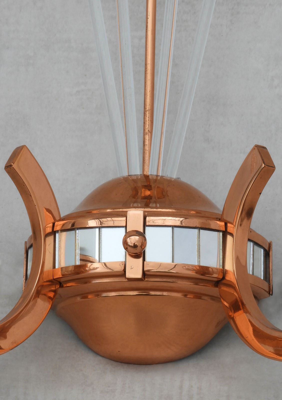 photo furniture Paar Franse Art Deco Wandlampen, Toegeschreven Aan Petitot