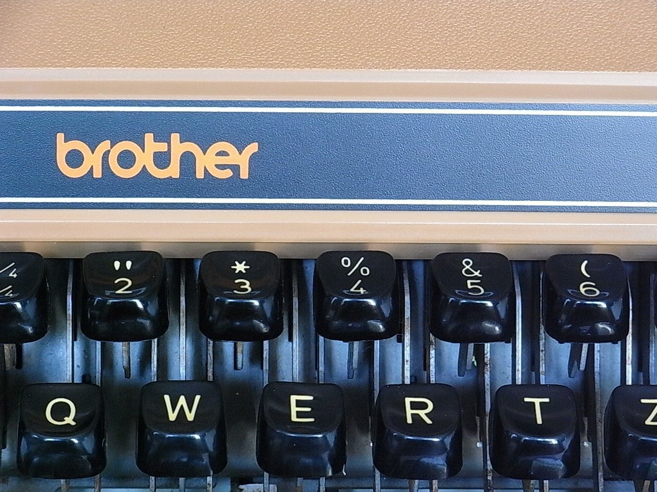Deluxe 662 Tr Typewriter From Brother, 1970s photo for sale
