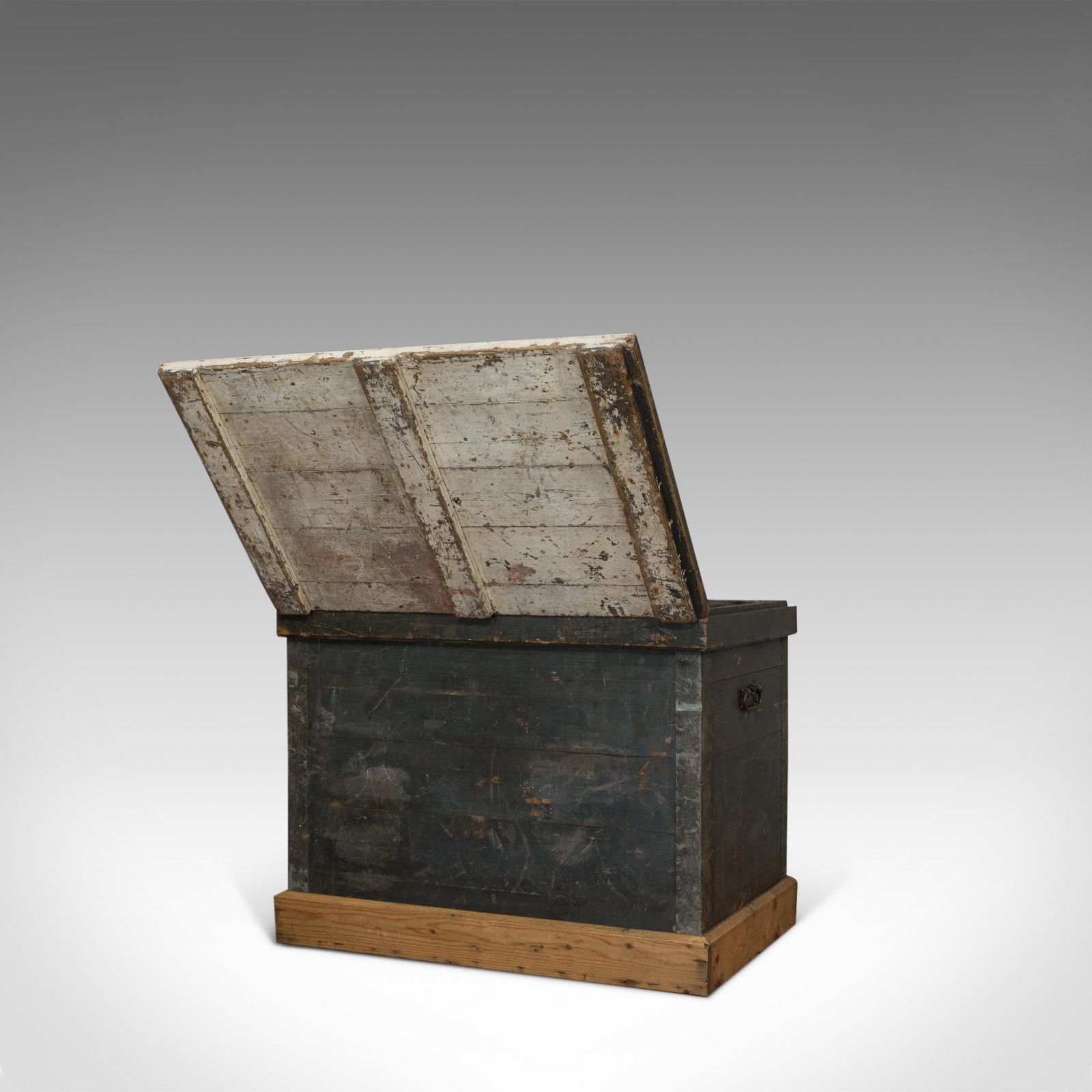 Antique Travel Trunk, English, Pine, Zinc Lined, Carriage Chest, Victorian photo Furniture