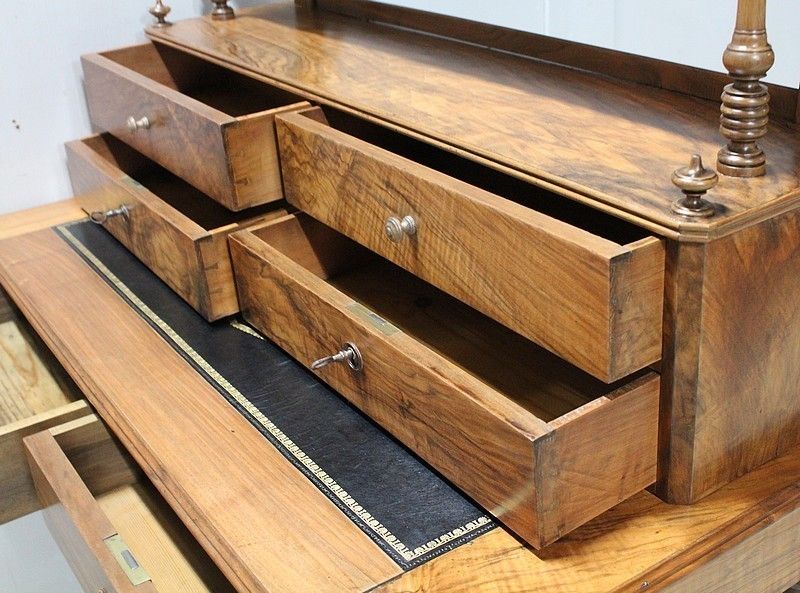 photo vinterior Small Tiered Walnut Desk, Louis Philippe Period, 2nd Part Of 19th