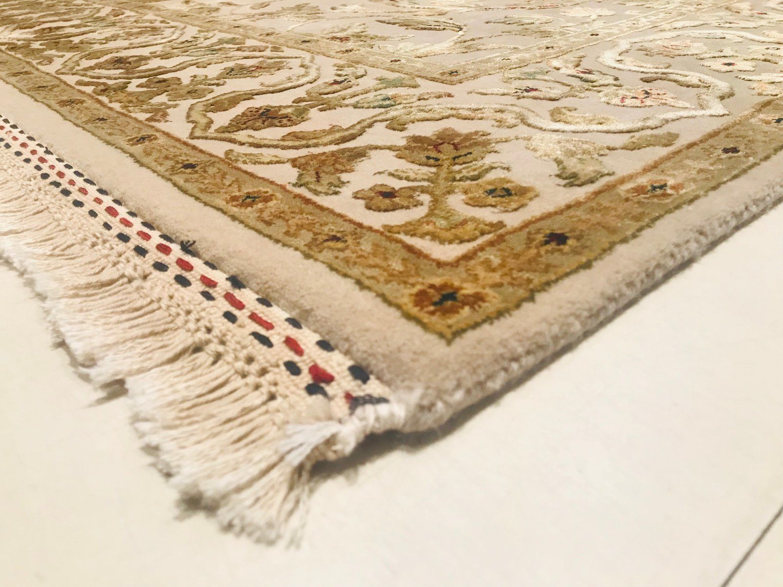 photo furniture Vintage Hand Crafted Silk And Wool Carpet, 1980s