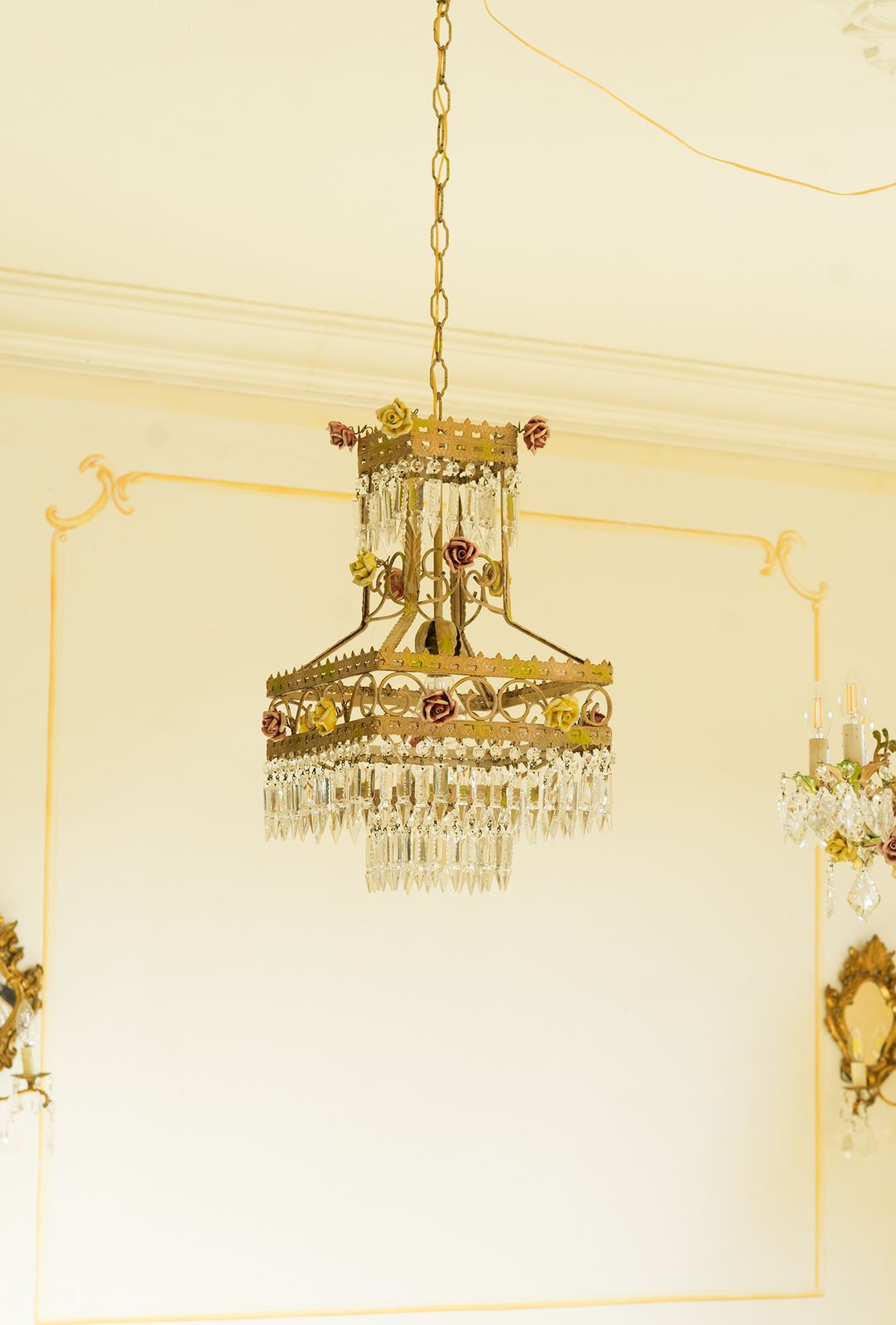 Lighting Ancient Empire Chandelier, Capodimonte Porcelain Flowers, Vintage, Italy 1950 photo