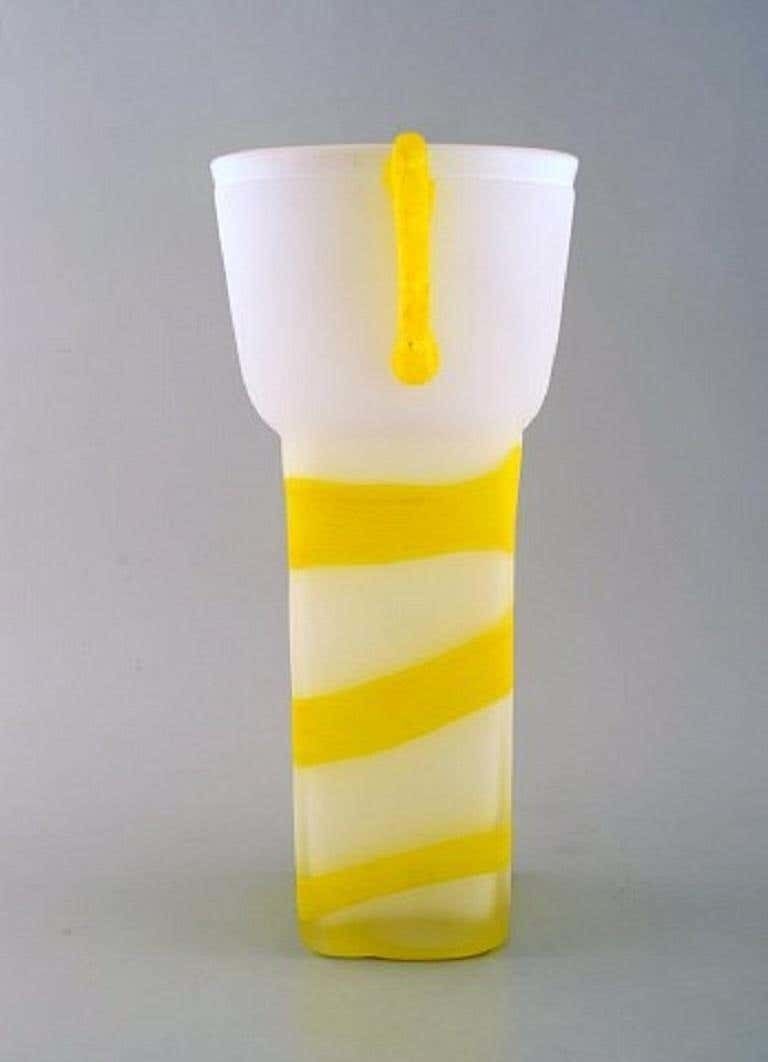 Ulrica Hydman Vallien For Kosta Boda, Unique Vase In Mouth Blown Art Glass photo Home Decor