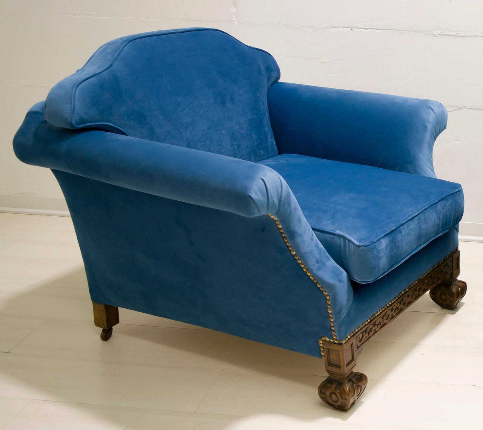 Pair Of 19th Century Neo Renaissance Oak And Blue Velvet Italian Armchairs photo 4000.0