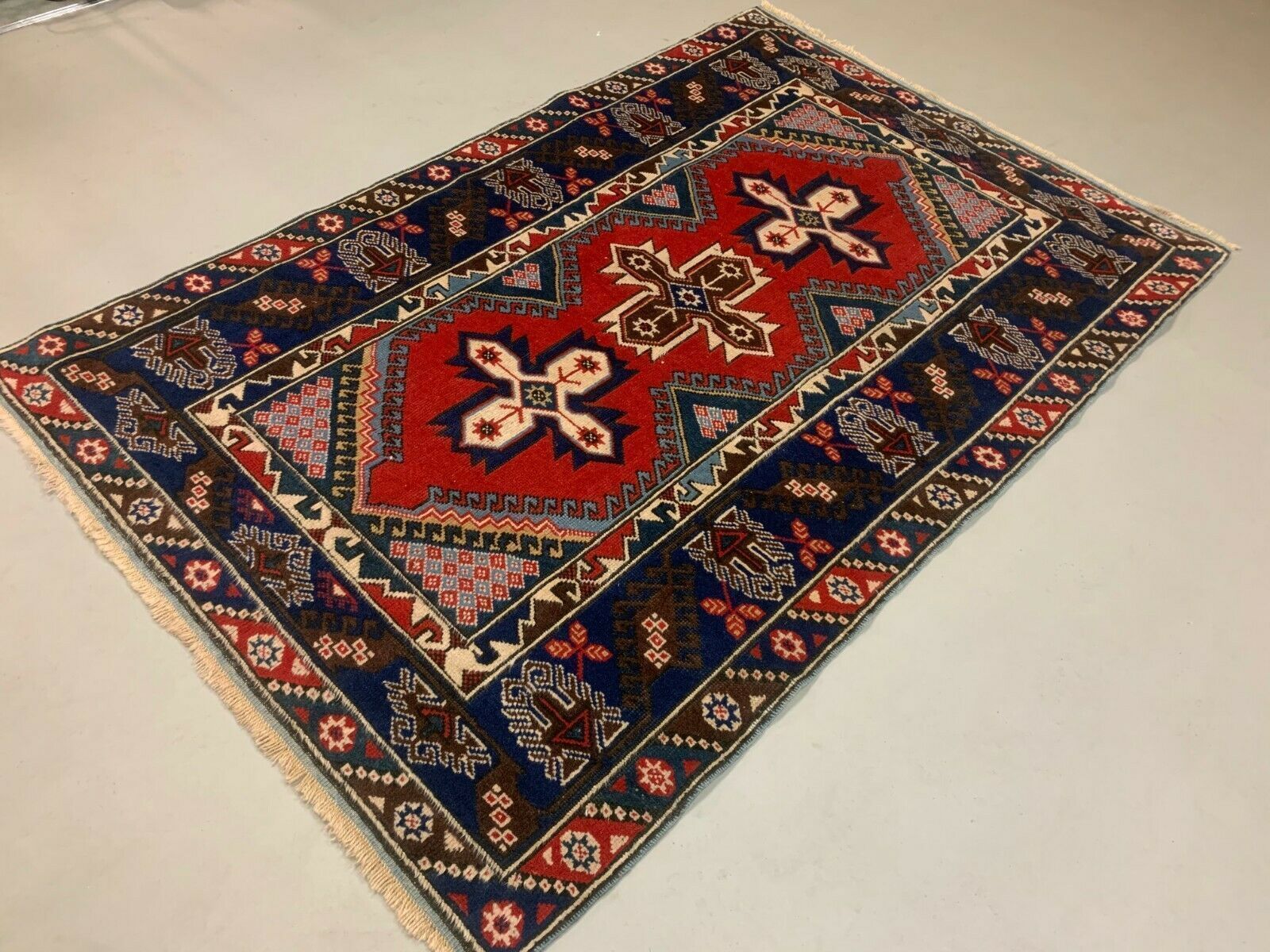Turkish Tribal Rug Veg Dye 195x128 Cm Turkish Carpet photo for sale