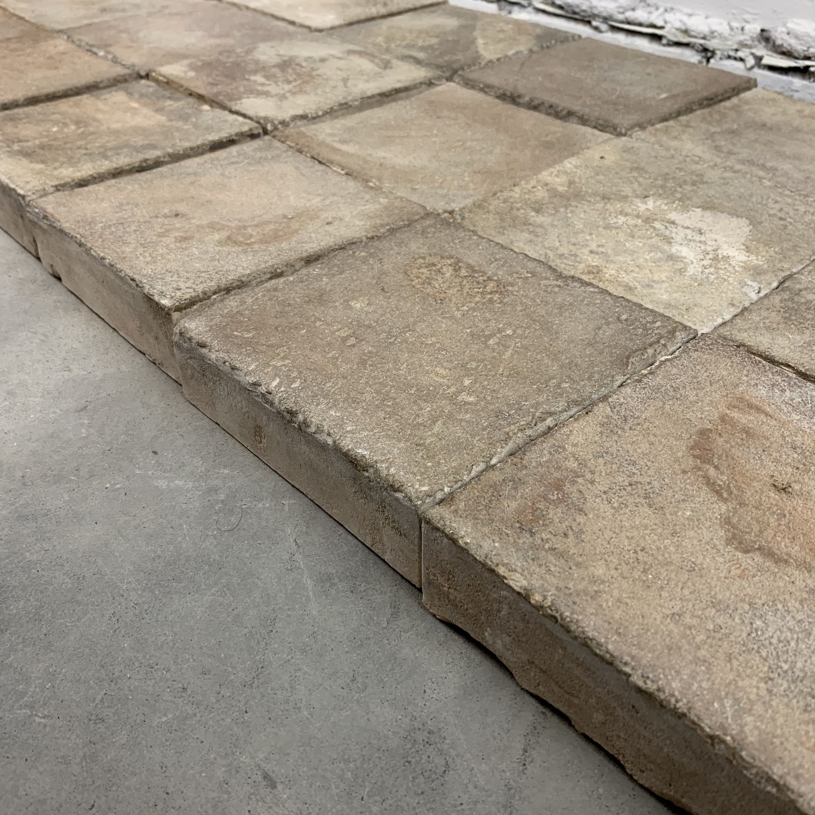 Batch Of 21 Reclaimed 6 Inch Buff Pamments Tiles photo Home Fixtures