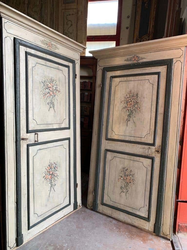 2 Antique Lacquered Doors With Frame, Green Beige Background Flowers, 1700 Italy photo vinterior