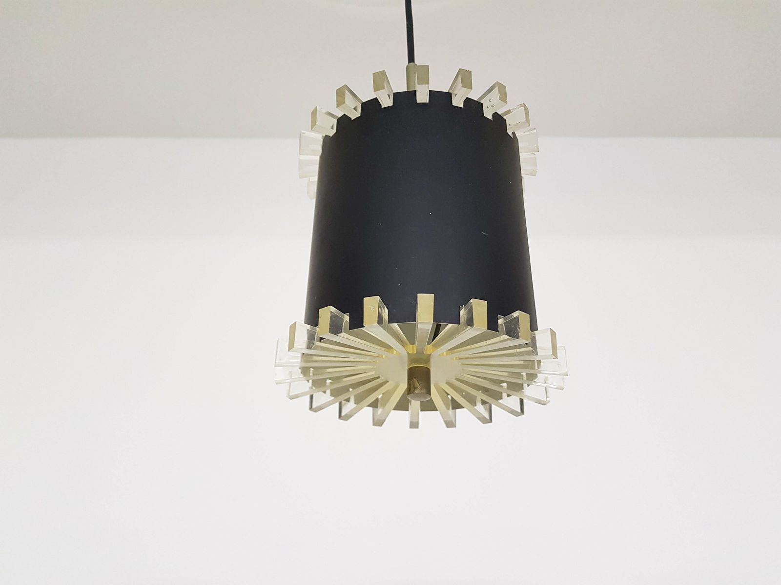 Kleine Mid Century Hanglamp, Toegeschreven Aan Raak, Nederland, Ca. Jaren 1960 photo vinterior
