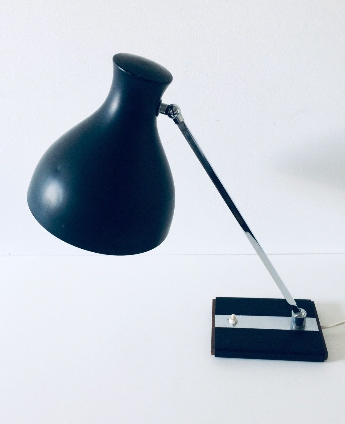 Design Bureaulamp Van Metaal, Chroom En Teak – Ca. Jaren 1960 photo for sale