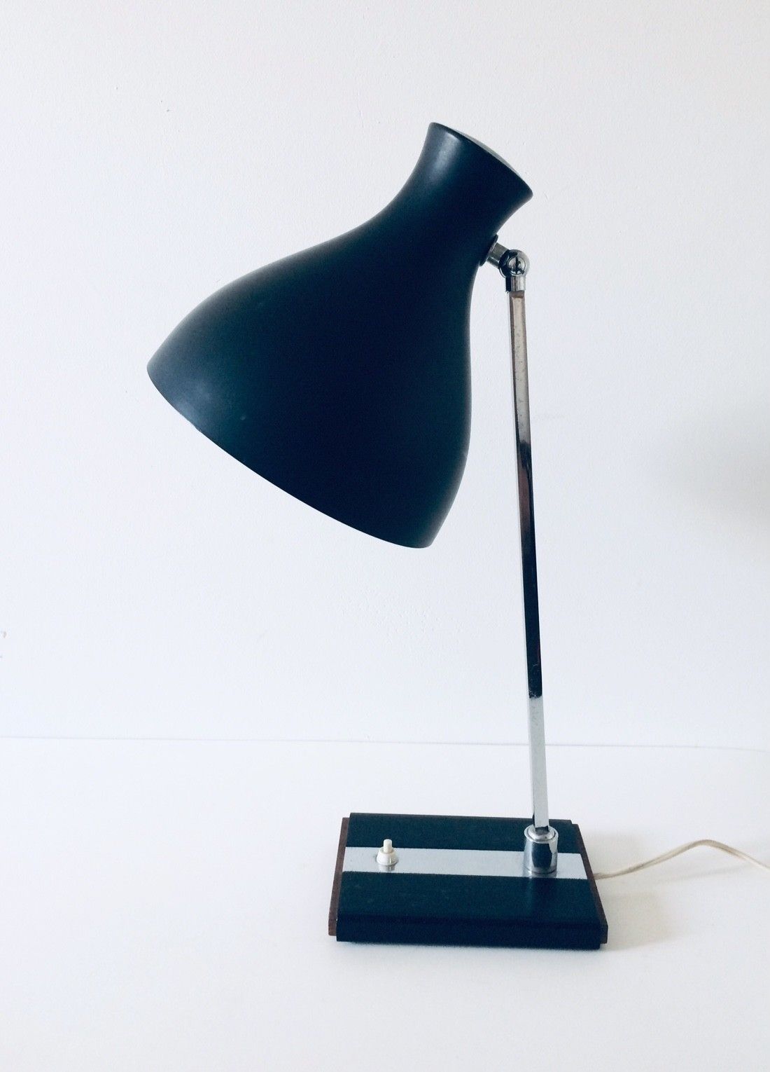 Design Bureaulamp Van Metaal, Chroom En Teak – Ca. Jaren 1960 photo vinterior