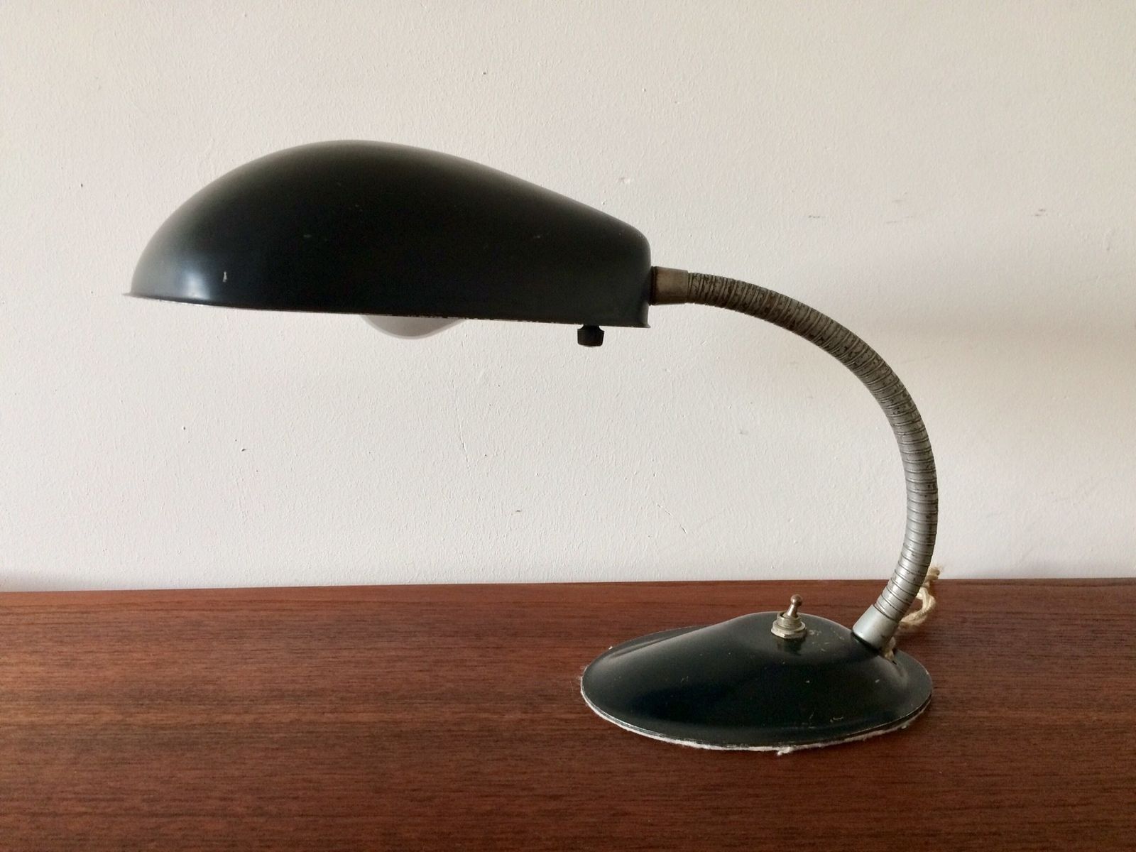 219.48 Eagle USA Design – Industriële Verstelbare Metalen Bureaulamp, Ca. Jaren 1940 photo