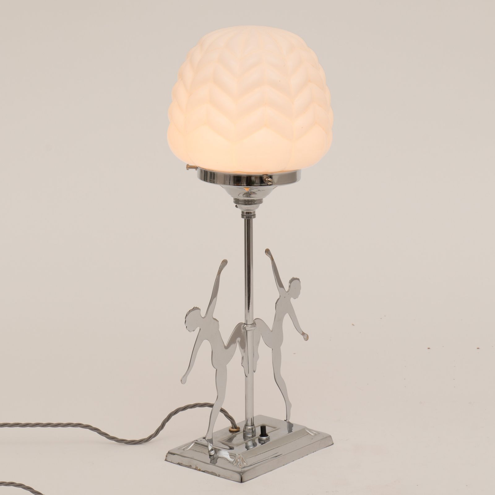 photo furniture Art Deco Double Silhouet Chrome Figure Lamp