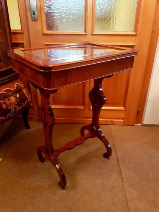 Showroom Table With Glass Tray  Excellent Condition photo buy