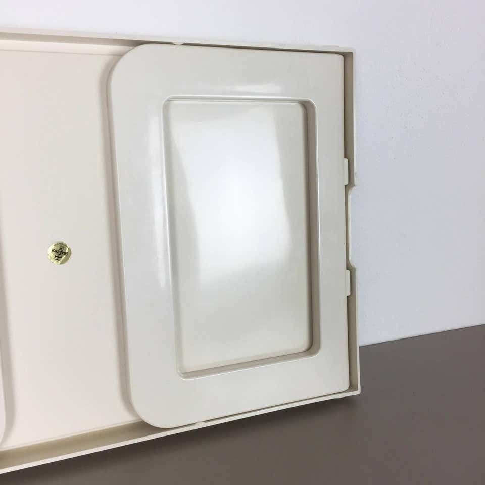 photo furniture Luigi Massoni Minimalist Plastic White Bed Tray Element By Guzzini, Italy, 1980s