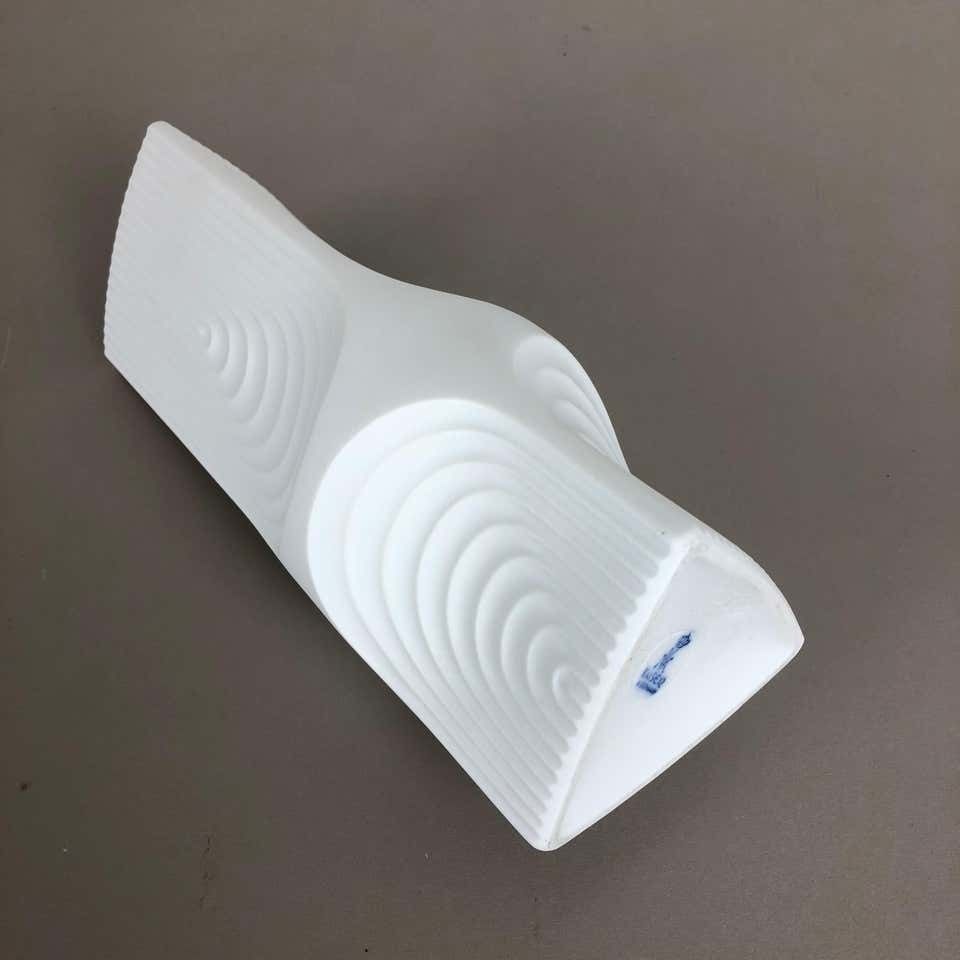 photo vinterior Original 1970s Op Art Biscuit Porcelain German Vase Made By Ak Kaiser, Germany