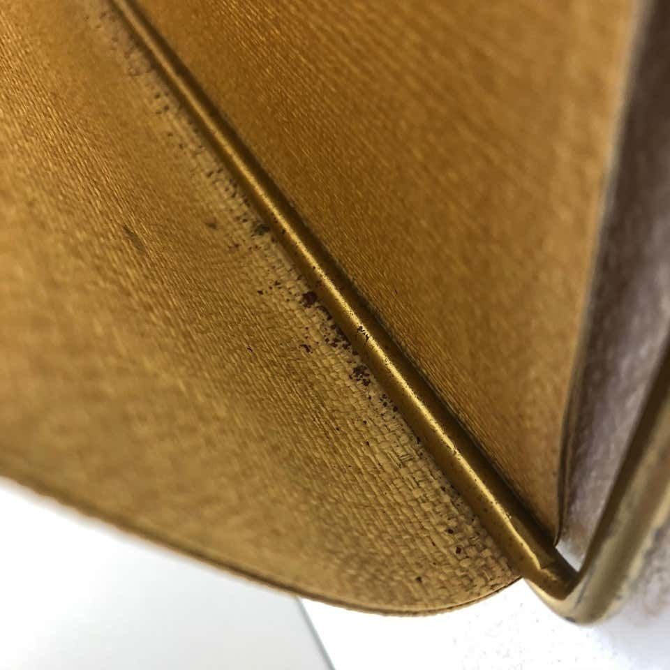 photo vintage Vintage Brass Wall Hanging Magazine Holder
