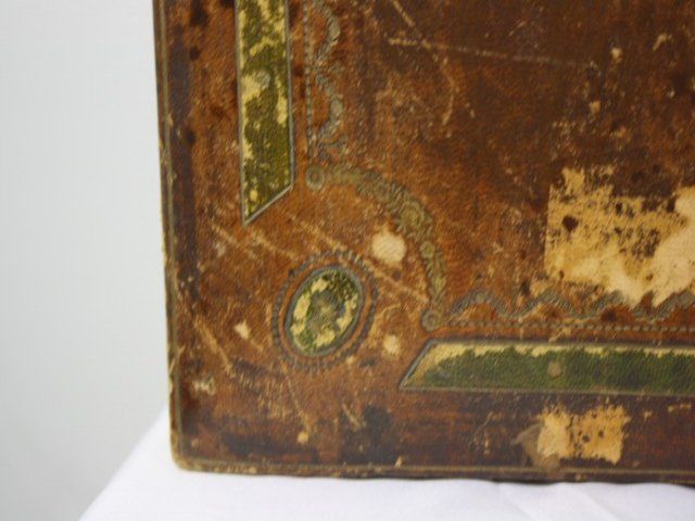Jewelry Box In Decorated Leather photo vinterior
