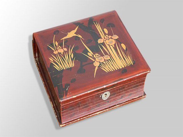 Box Or Jewelry Box In Lacquer 1900