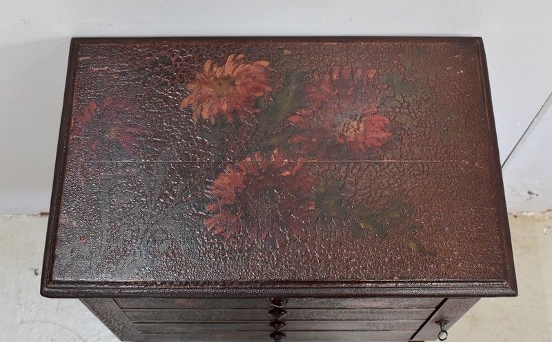 Small Chest Of Drawer Furniture In Cracked Pine And Varnish   1920 photo 1197.89