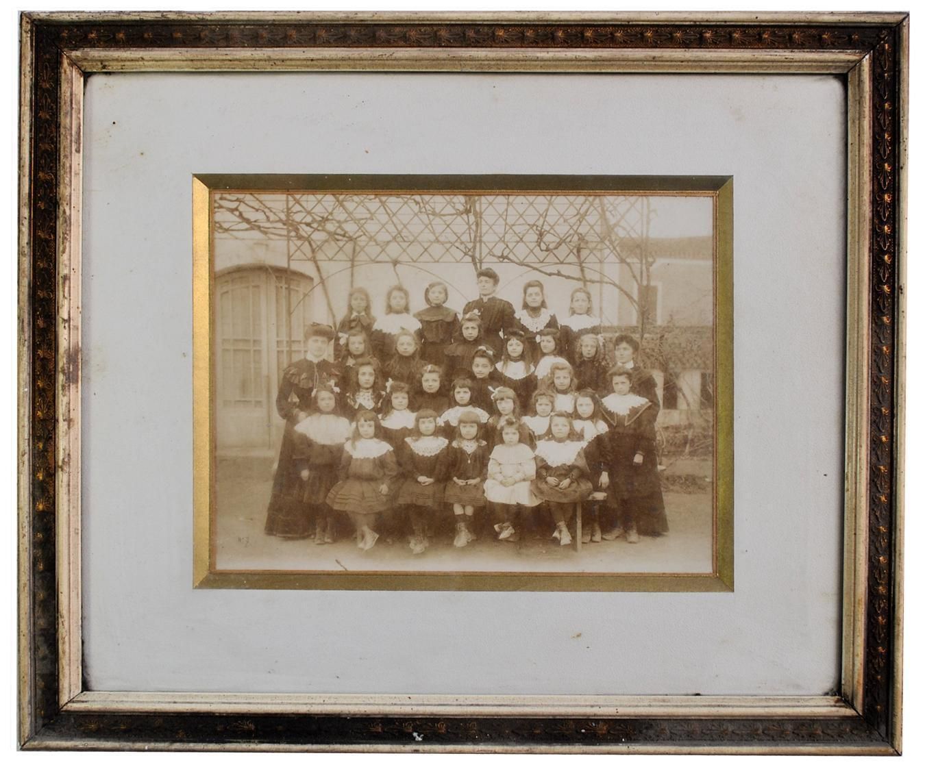 Old Class Photo From The End Of The 19th Century