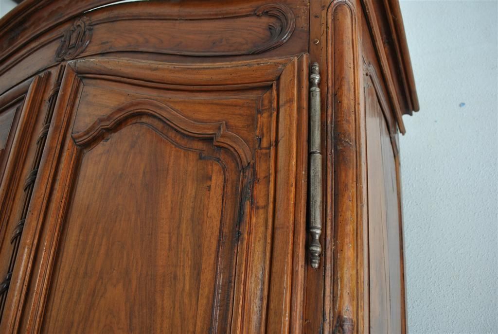 4199.0 Louis XV Provençal Wardrobe, 18th Century Walnut photo