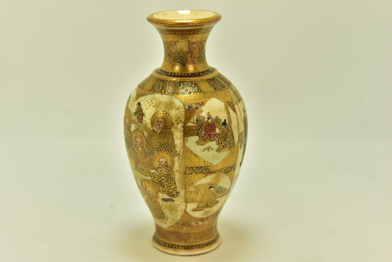 Japanese Satsuma Vase, 19th Century photo Home Decor