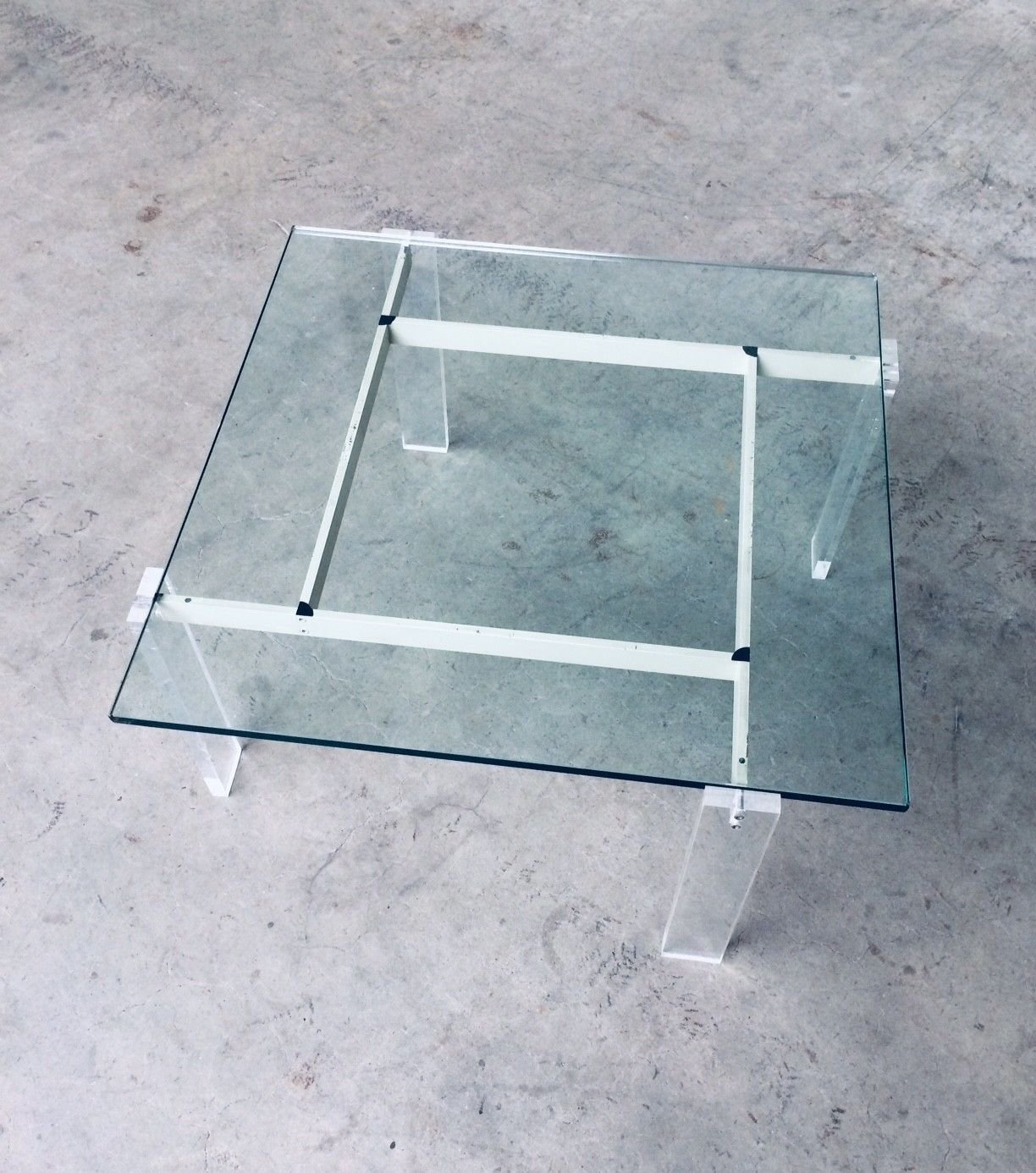 photo for sale Architecturale Deense Design Vierkante Salontafel, Jaren 1960