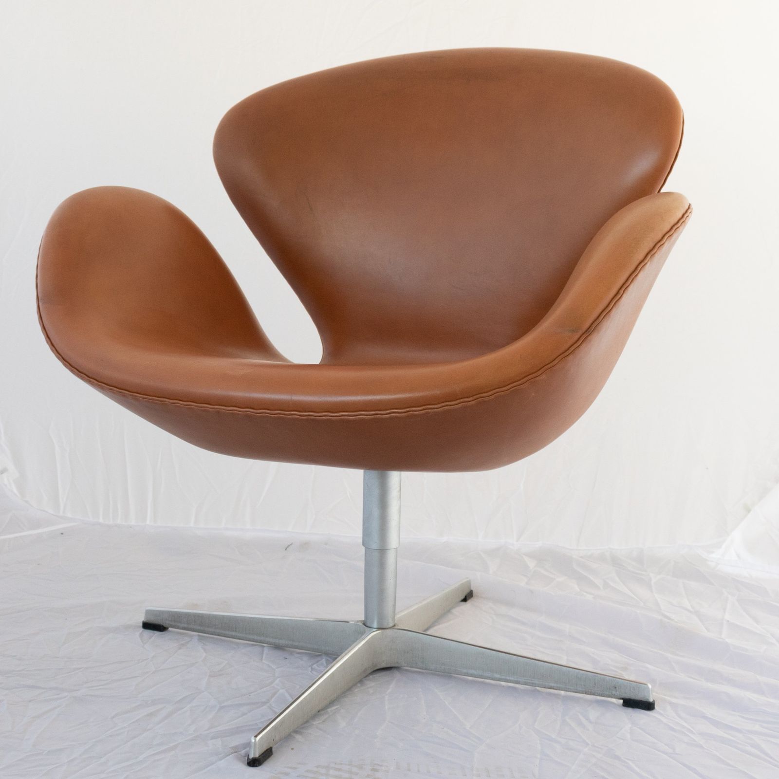 Republic Of Fritz Hansen Swan Chairs In Leather (Sef Of 4) photo for sale