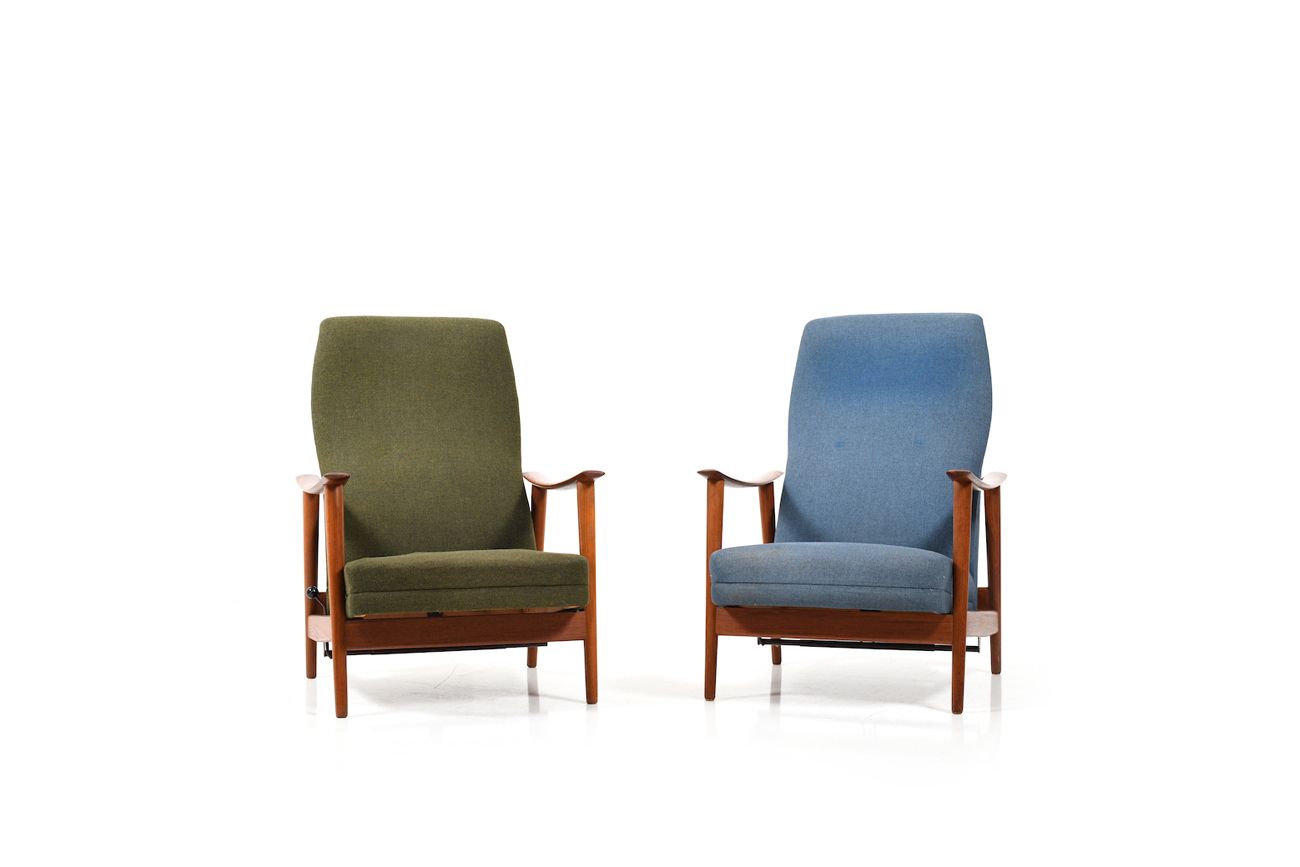 Pair Of Mid Century Danish Reclining Lounge Chairs In Teak photo vinterior