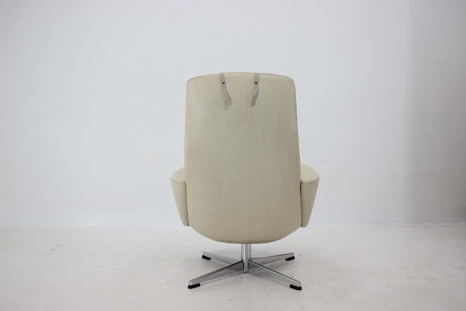 Sweden Beige Swivel Chair For Asko, 1970´S. photo 619.0